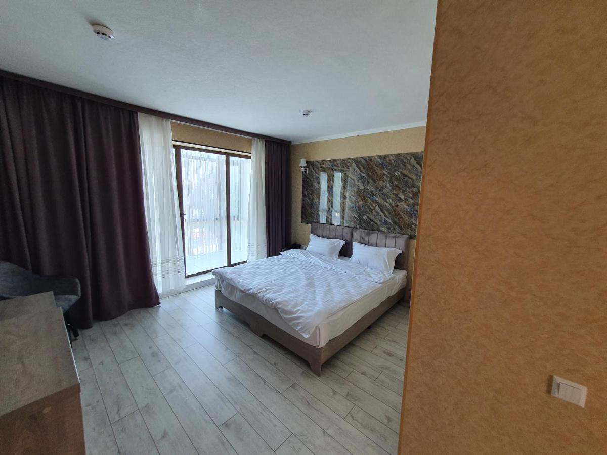 Artist Regenci Hotel タシュケント エクステリア 写真