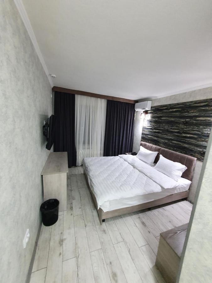 Artist Regenci Hotel タシュケント エクステリア 写真